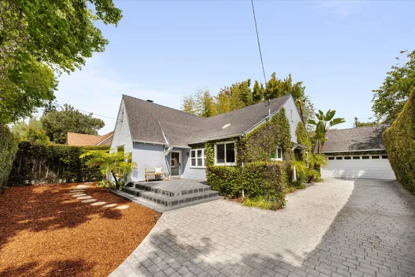 $1,850,000 | 2322 Chapala Street, Santa Barbara, CA 93105