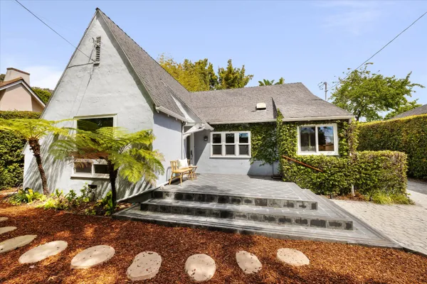 $1,850,000 | 2322 Chapala Street, Santa Barbara, CA 93105