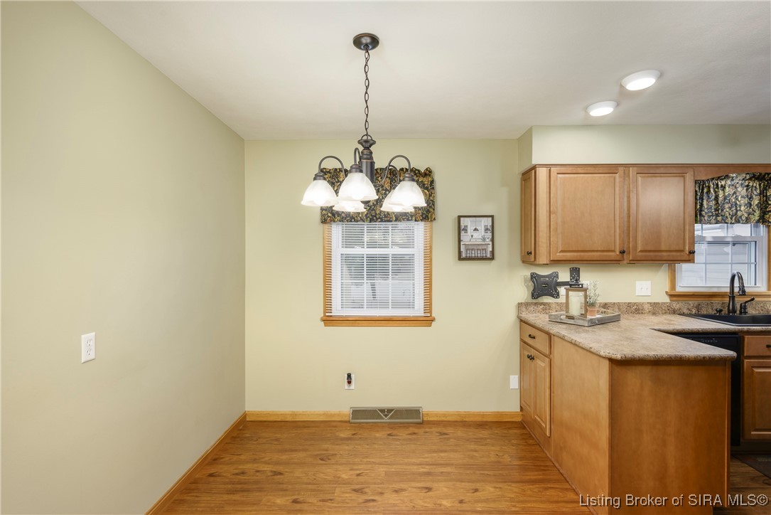 1424 Ridgeway Drive Jeffersonville, IN 47130 - Photo 11 of 40