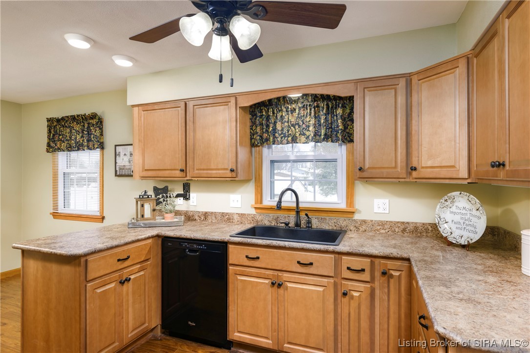 1424 Ridgeway Drive Jeffersonville, IN 47130 - Photo 13 of 40