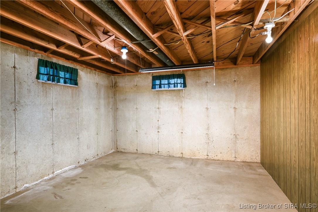 1424 Ridgeway Drive Jeffersonville, IN 47130 - Photo 31 of 40