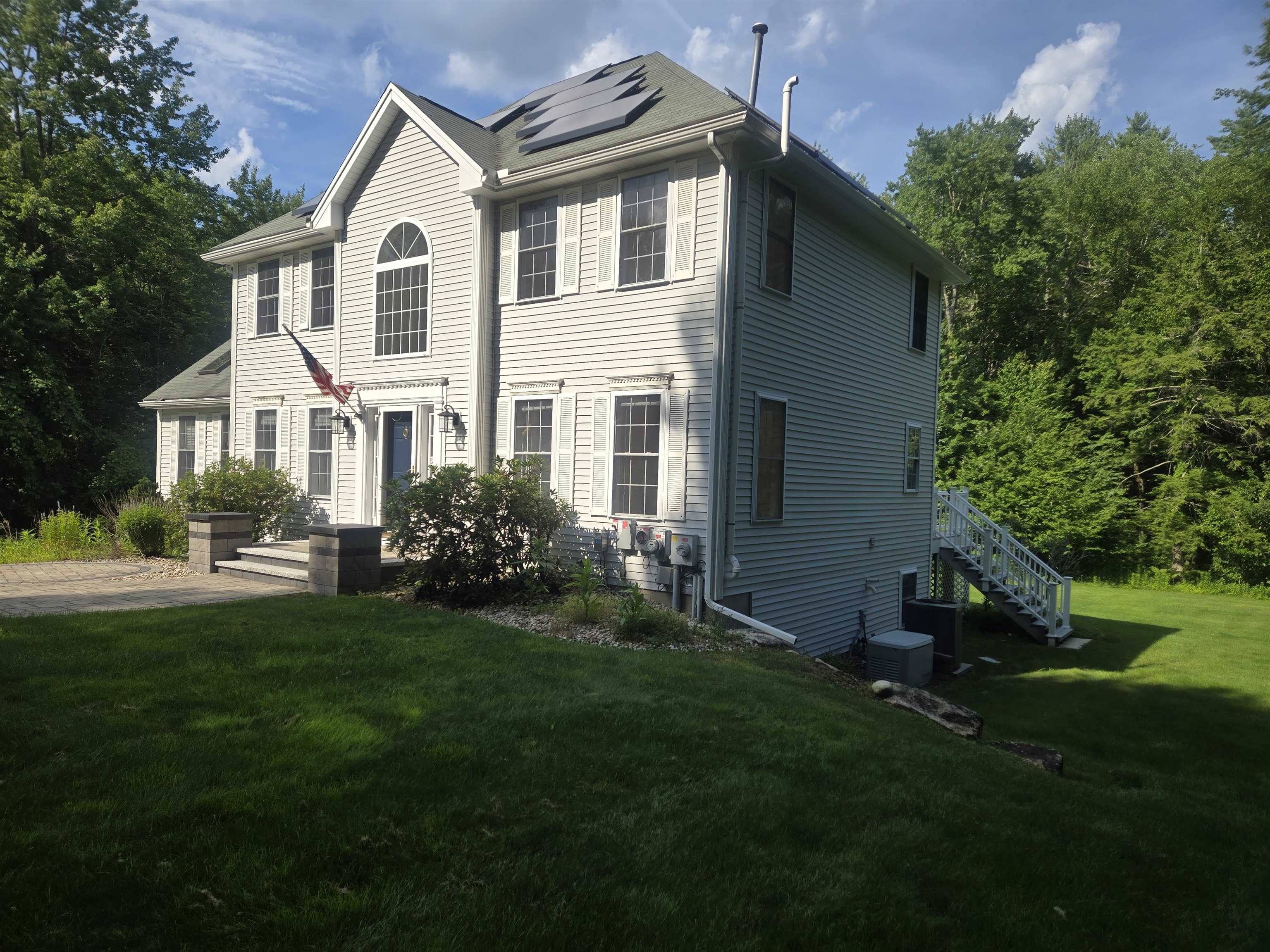 32 Stowell Road Bedford, NH 03110 - Photo 2 of 25