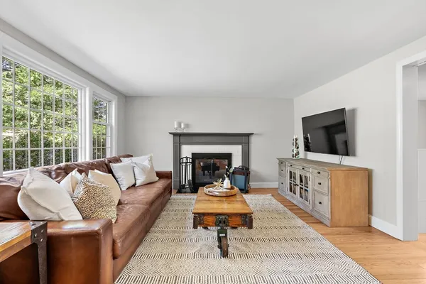 $875,000 | 13 Mohegan Road, Acton, MA 01720