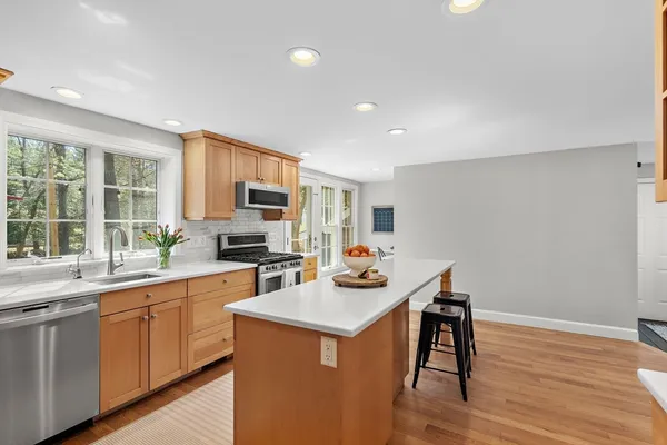 $875,000 | 13 Mohegan Road, Acton, MA 01720