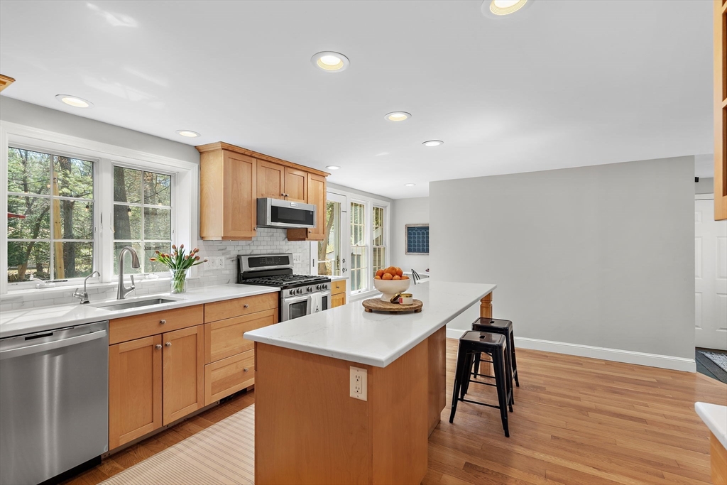 13 Mohegan Road Acton, MA 01720 - Photo 10 of 39