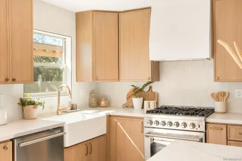 $945,000 | 5254 Bocaw Place, San Diego, CA 92115