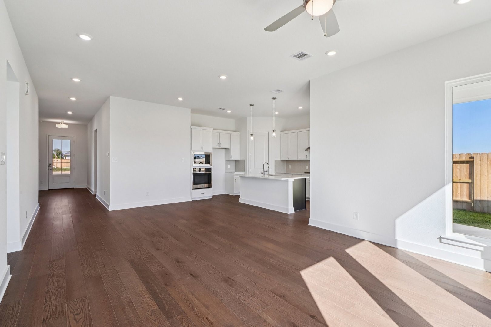 1322 Secret Grv Trail Tomball, TX 77375 - Photo 15 of 34 1322 Secret Grove Great Room