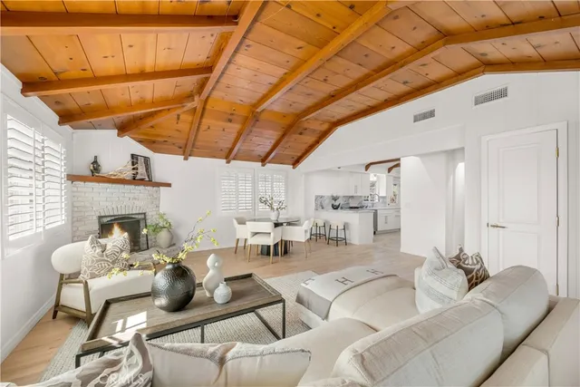 $2,395,000 | 370 East 19th Street, Costa Mesa, CA 92627