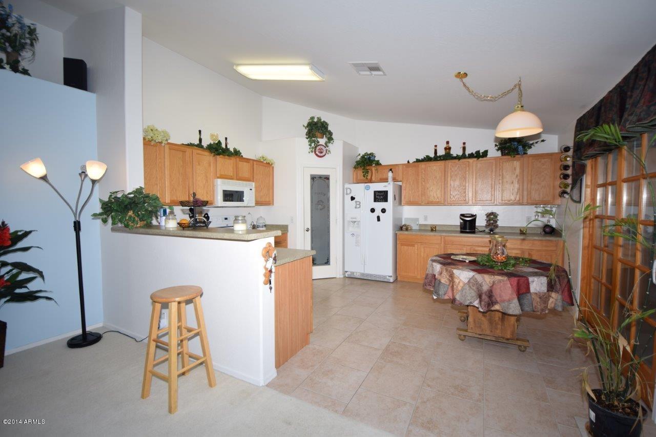 10843 East Cholla Road Mesa, AZ 85207 - Photo 4 of 20 Kitchen