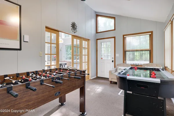 $2,200 | 2933 Melody Lane, Tobyhanna, PA 18466