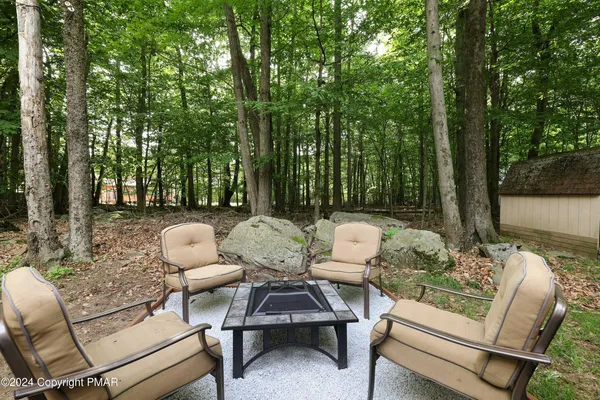 $2,200 | 2933 Melody Lane, Tobyhanna, PA 18466