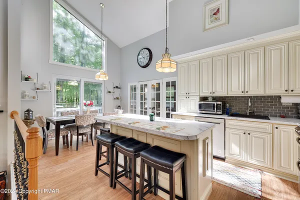 $2,200 | 2933 Melody Lane, Tobyhanna, PA 18466