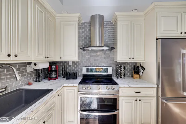 $2,200 | 2933 Melody Lane, Tobyhanna, PA 18466