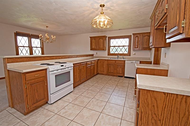 320 Cole Road Sarver, PA 16055 - Photo 21 of 25 2nd Floor Kitchen