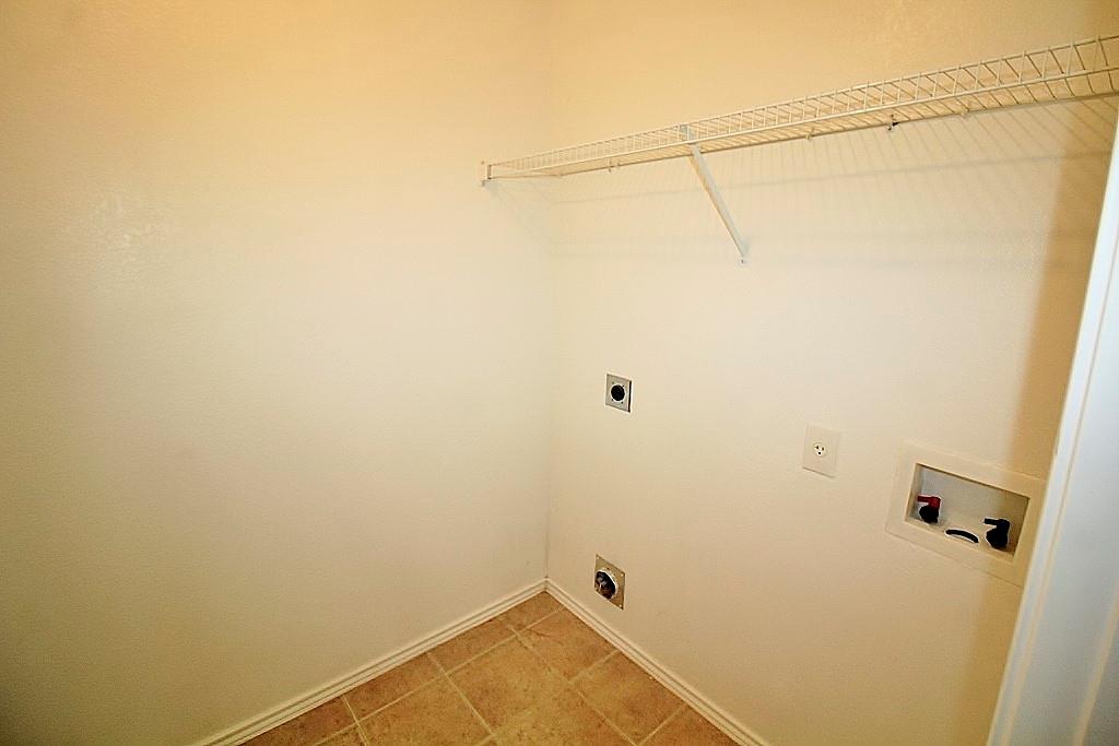 1920 J J Cheshier Road Fort Worth, TX 76247 - Photo 7 of 21 a view of a small room