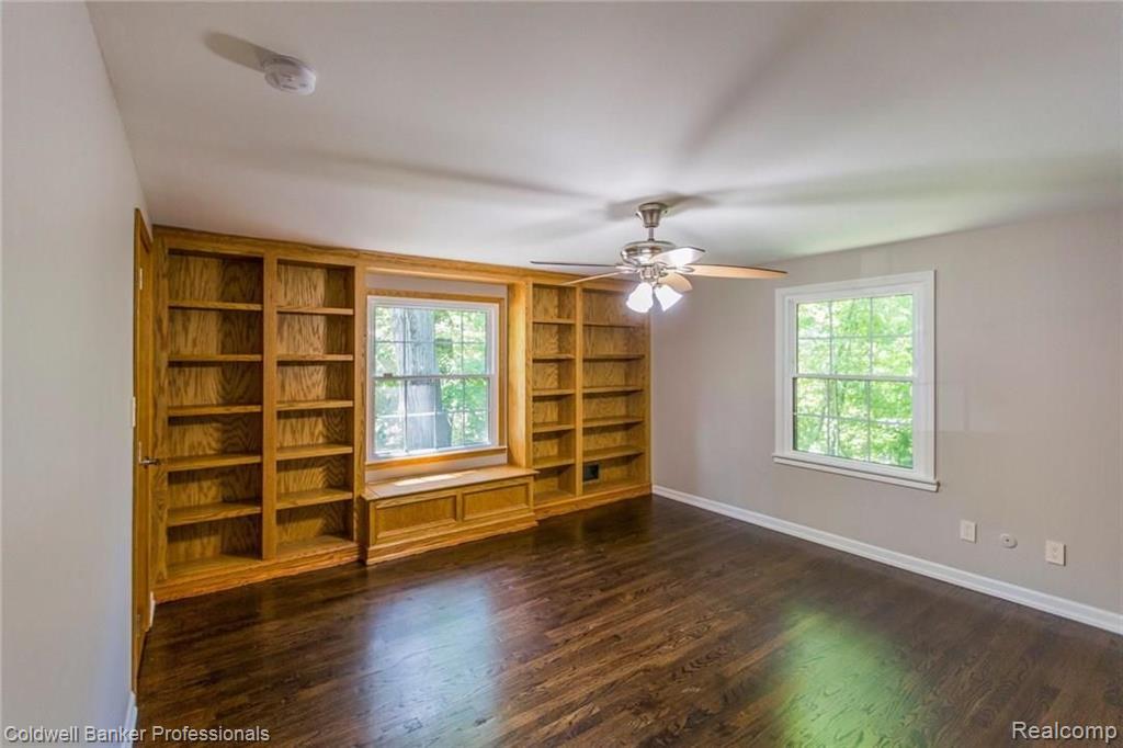 29075 Summerwood Road Farmington, MI 48334 - Photo 25 of 41