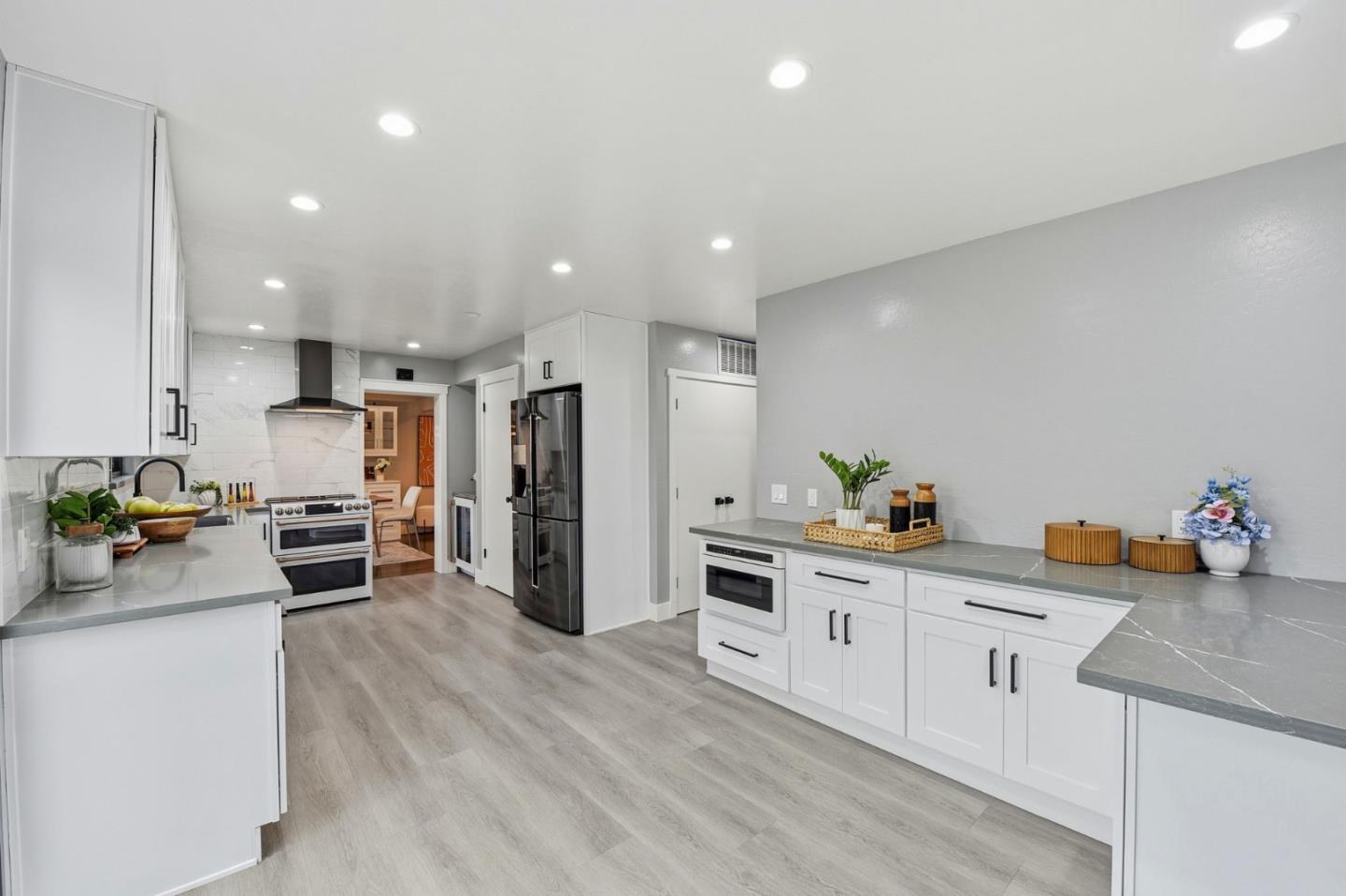 809 Midvale Lane San Jose, CA 95136 - Photo 10 of 37