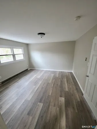 $1,500 | 9 Peggy Lane, East Lyme, CT 06357