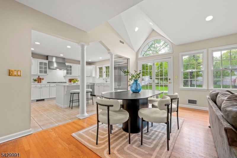 33 Exeter Road Short Hills, NJ 07078 - Photo 3 of 47