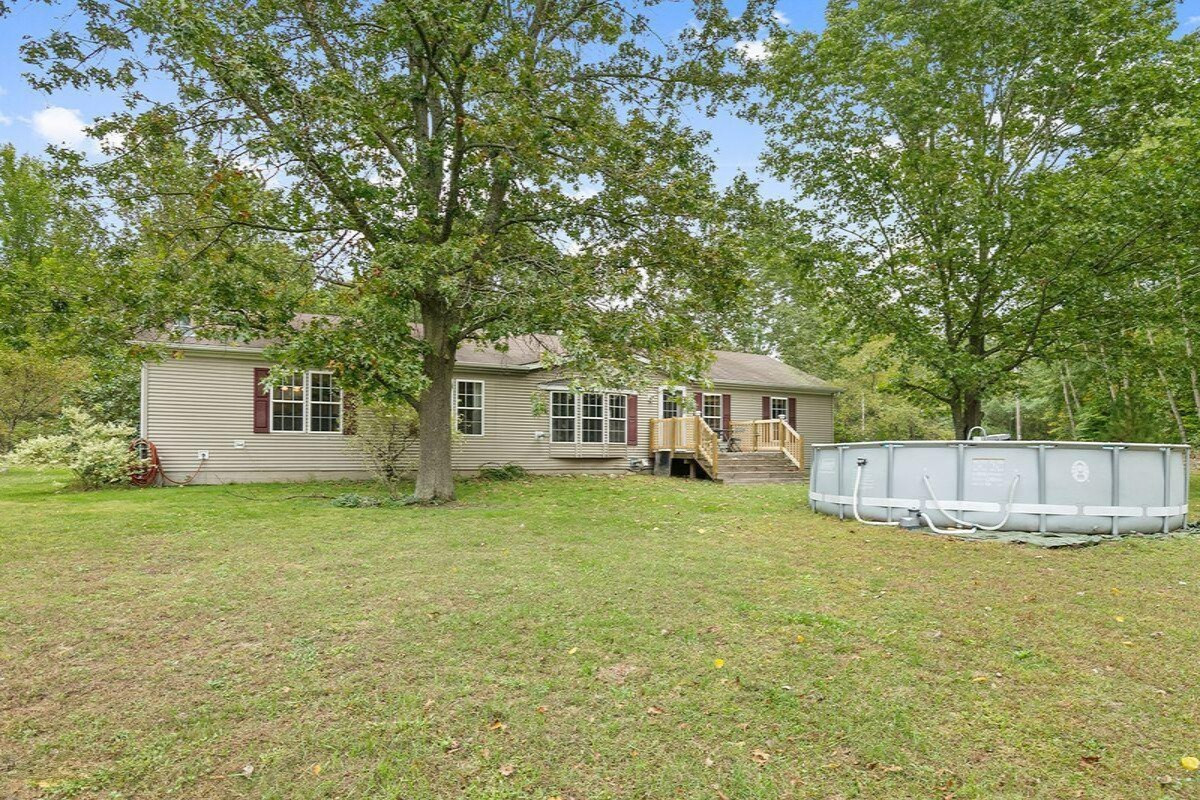 7092 Schmeid Road Lakeview, MI 48850 - Photo 1 of 18 D778C2DE-8E04-4056-93AB-C6474FFE97A3