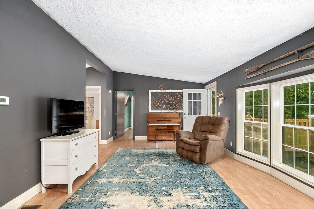 7092 Schmeid Road Lakeview, MI 48850 - Photo 3 of 18 59526715-8407-4789-8913-43665EA764D7