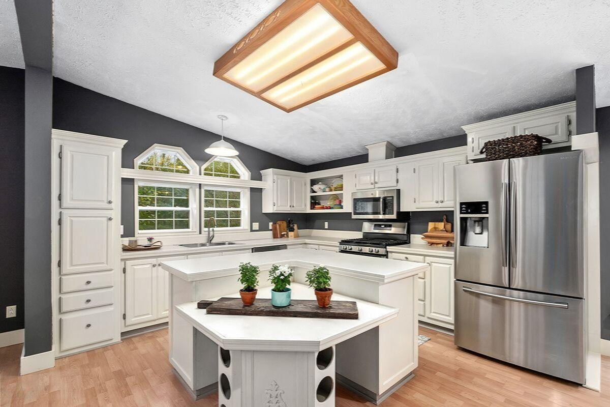 7092 Schmeid Road Lakeview, MI 48850 - Photo 7 of 18 20BACE2B-4989-48FF-9708-ECE71CD0638D