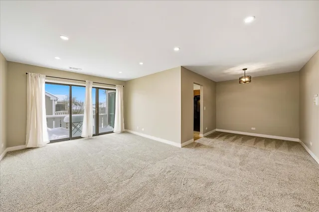 $2,600 | 369 Heather Court, Unit A2, Schaumburg, IL 60193