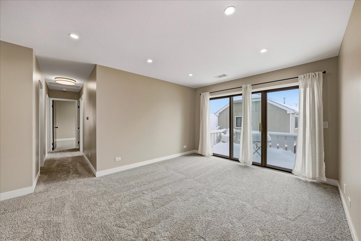 369 Heather Court, Unit A2 Schaumburg, IL 60193 - Photo 6 of 21