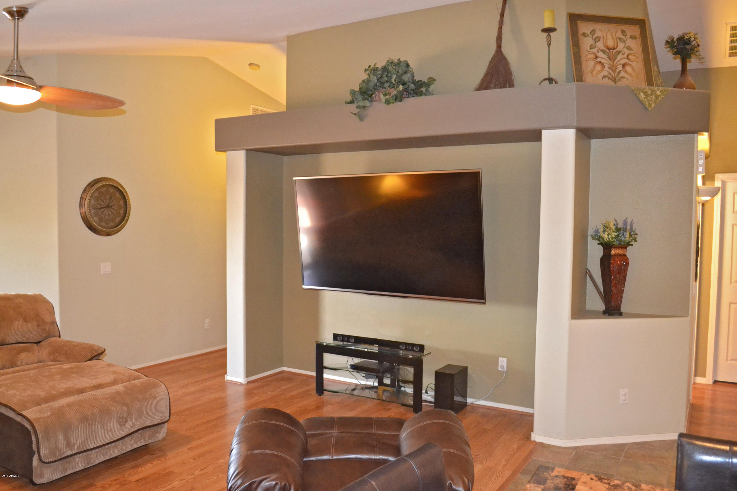 2130 West Vineyard Road Phoenix, AZ 85041 - Photo 16 of 37 16 Family Room