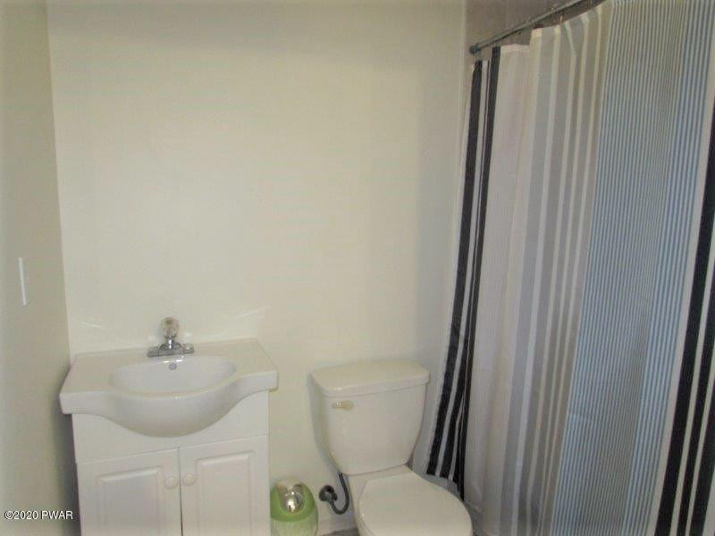 137 Roundhill Road Dingmans Ferry, PA 18328 - Photo 20 of 31