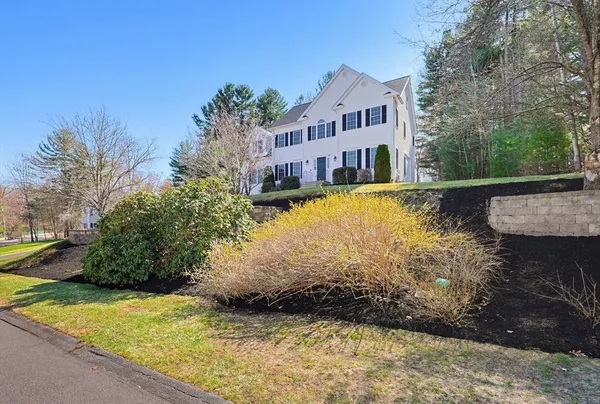 $989,000 | 11 Broken Tree Road, Medway, MA 02053