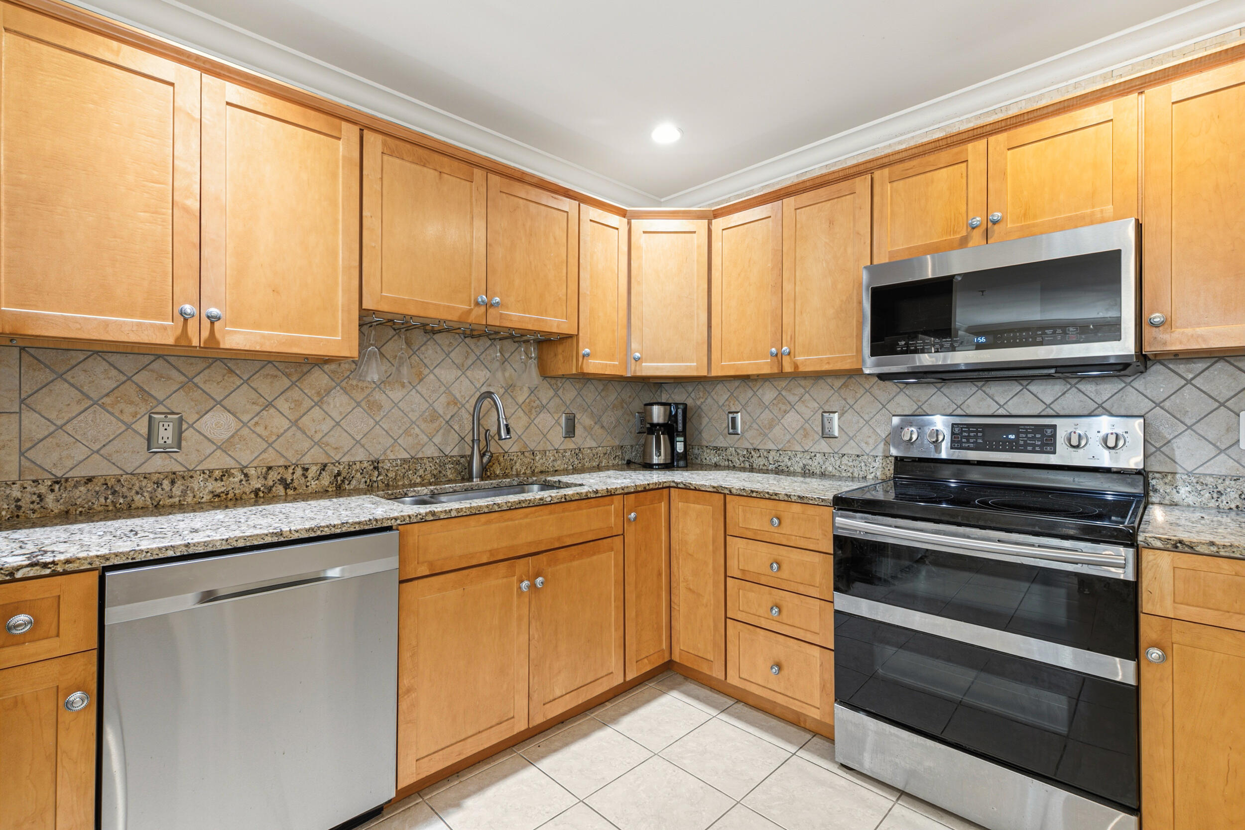 58 Ridge Road, Unit 7 Portland, ME 04103 - Photo 11 of 47 58 Ridge Rd Portland ME 04103 USA_042