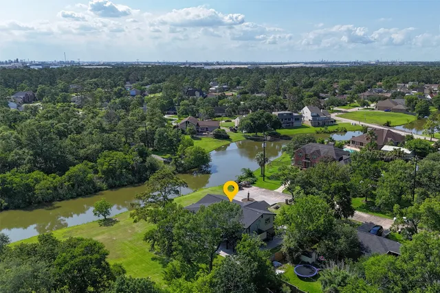 $425,000 | 719 Fairfield Avenue, Shoreacres, TX 77571