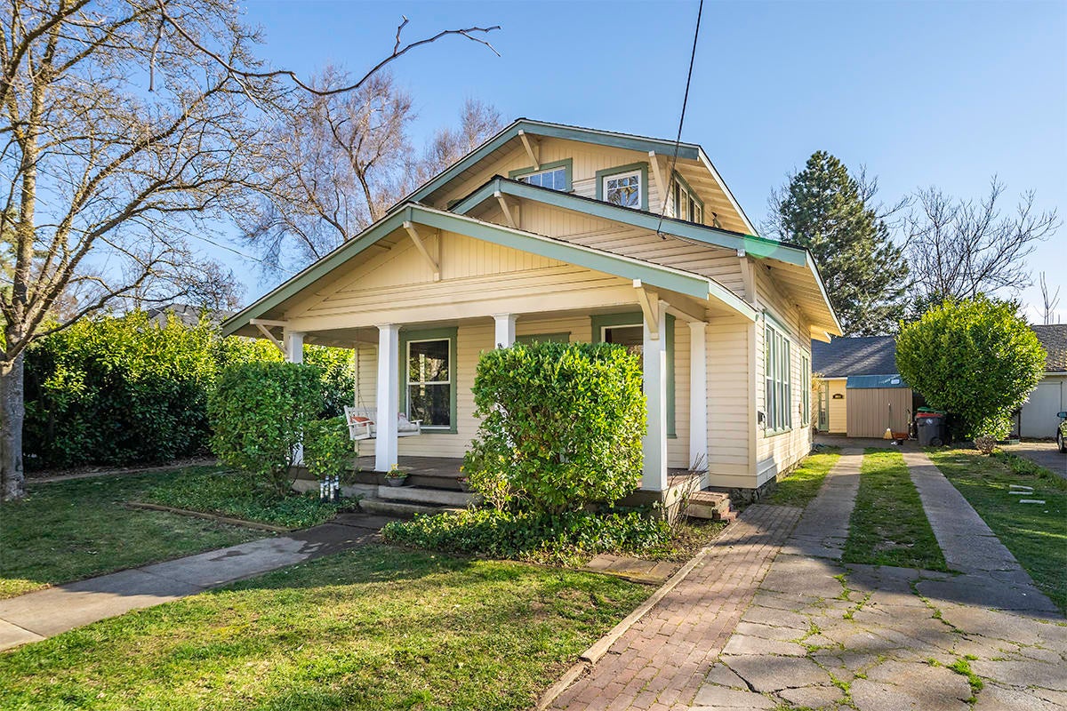 1016 Reddy Avenue Medford, OR 97504 - Photo 2 of 37 DSC06174-HDR