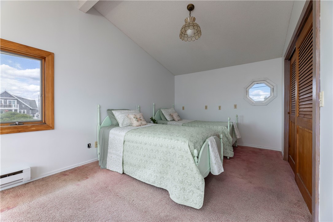 18 Beach Row Narragansett, RI 02879 - Photo 11 of 50
