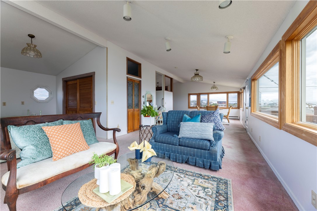 18 Beach Row Narragansett, RI 02879 - Photo 12 of 50