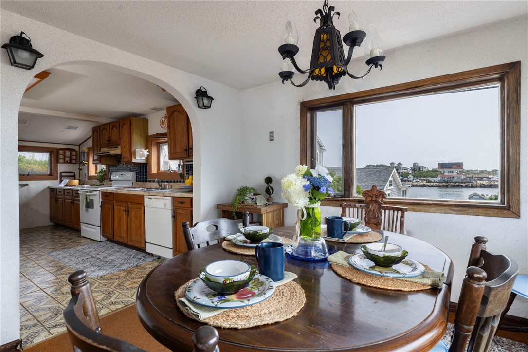 18 Beach Row Narragansett, RI 02879 - Photo 30 of 50