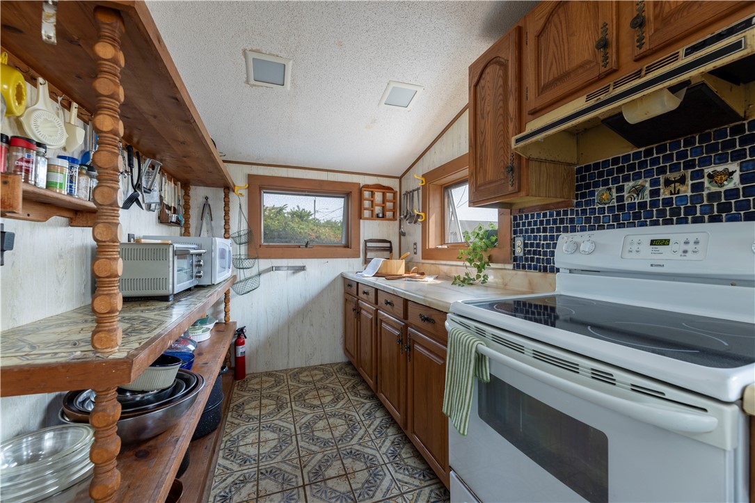 18 Beach Row Narragansett, RI 02879 - Photo 33 of 50