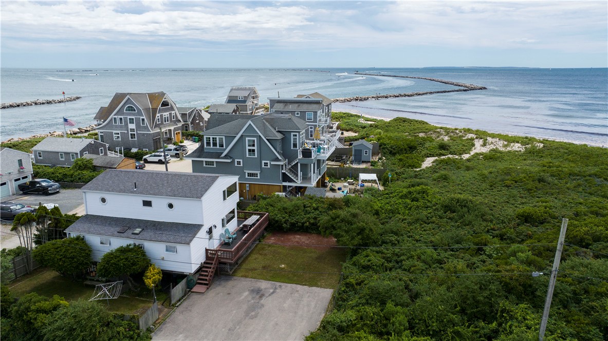 18 Beach Row Narragansett, RI 02879 - Photo 5 of 50