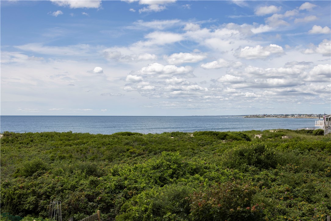 18 Beach Row Narragansett, RI 02879 - Photo 7 of 50