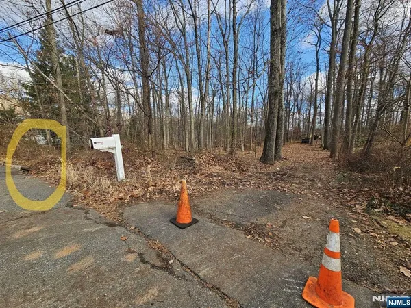$450,000 | 34 Starlight Drive, Morris Township, NJ 07960