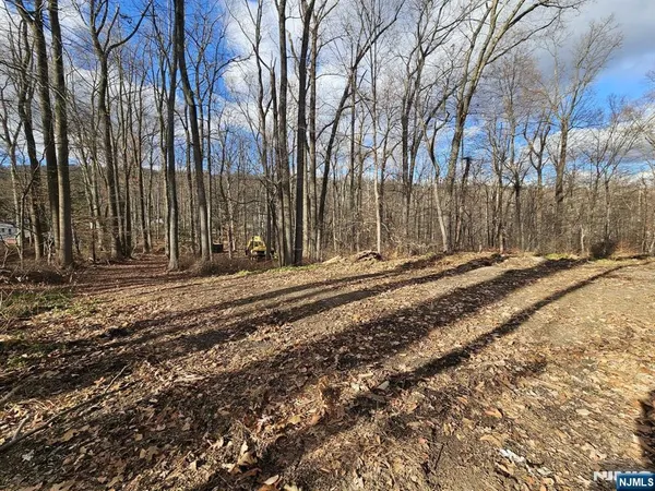 $450,000 | 34 Starlight Drive, Morris Township, NJ 07960