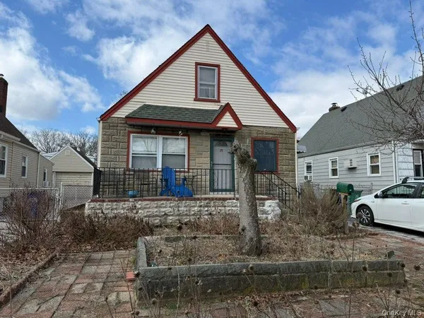 $699,000 | 78-36 269th Street | Floral Park