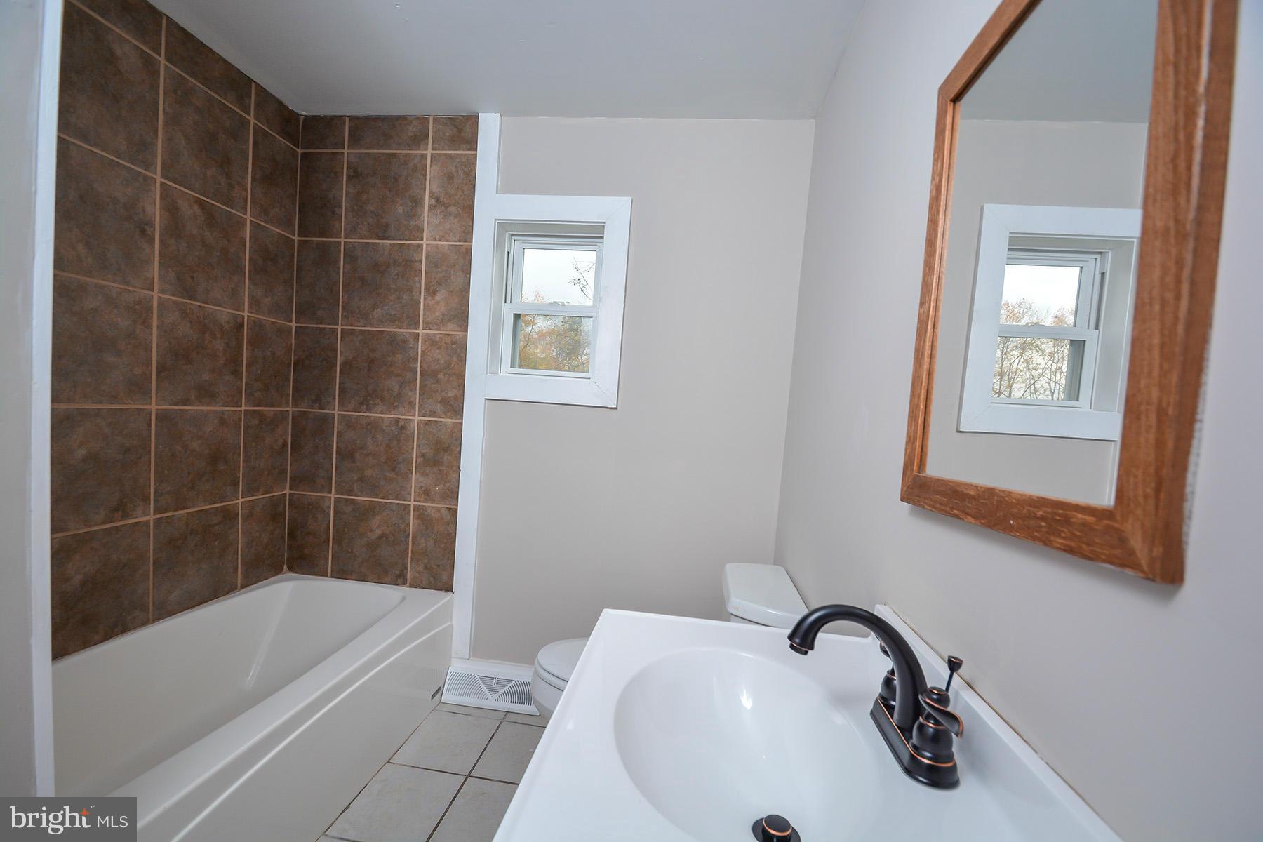 417 Spring Glade Road Oakland, MD 21550 - Photo 3 of 18 Bath