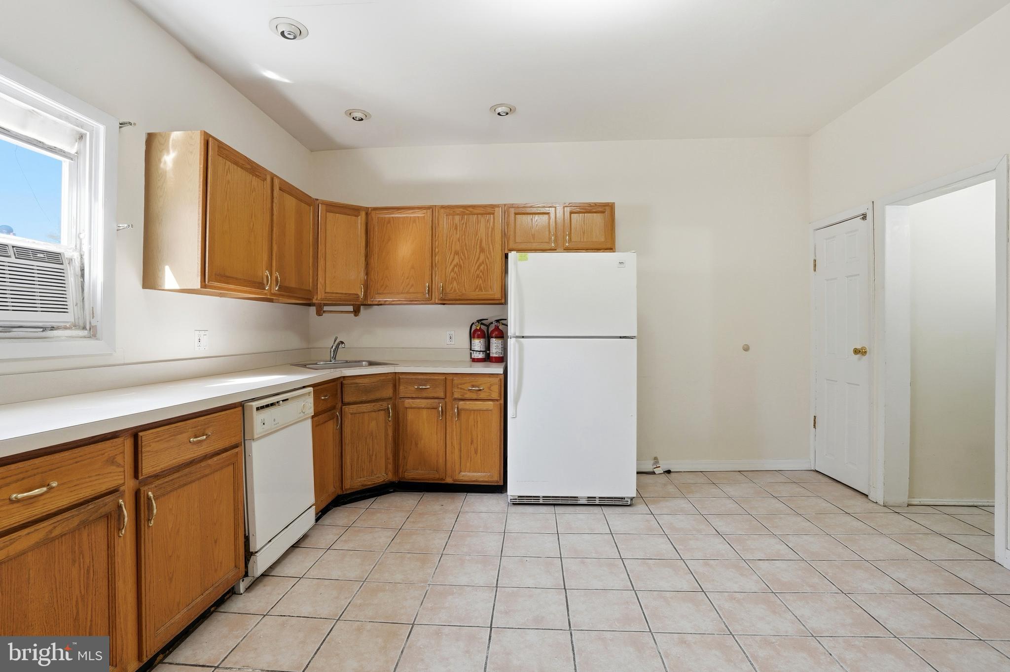 209 Hamilton Street Harrison, NJ 07029 - Photo 20 of 43