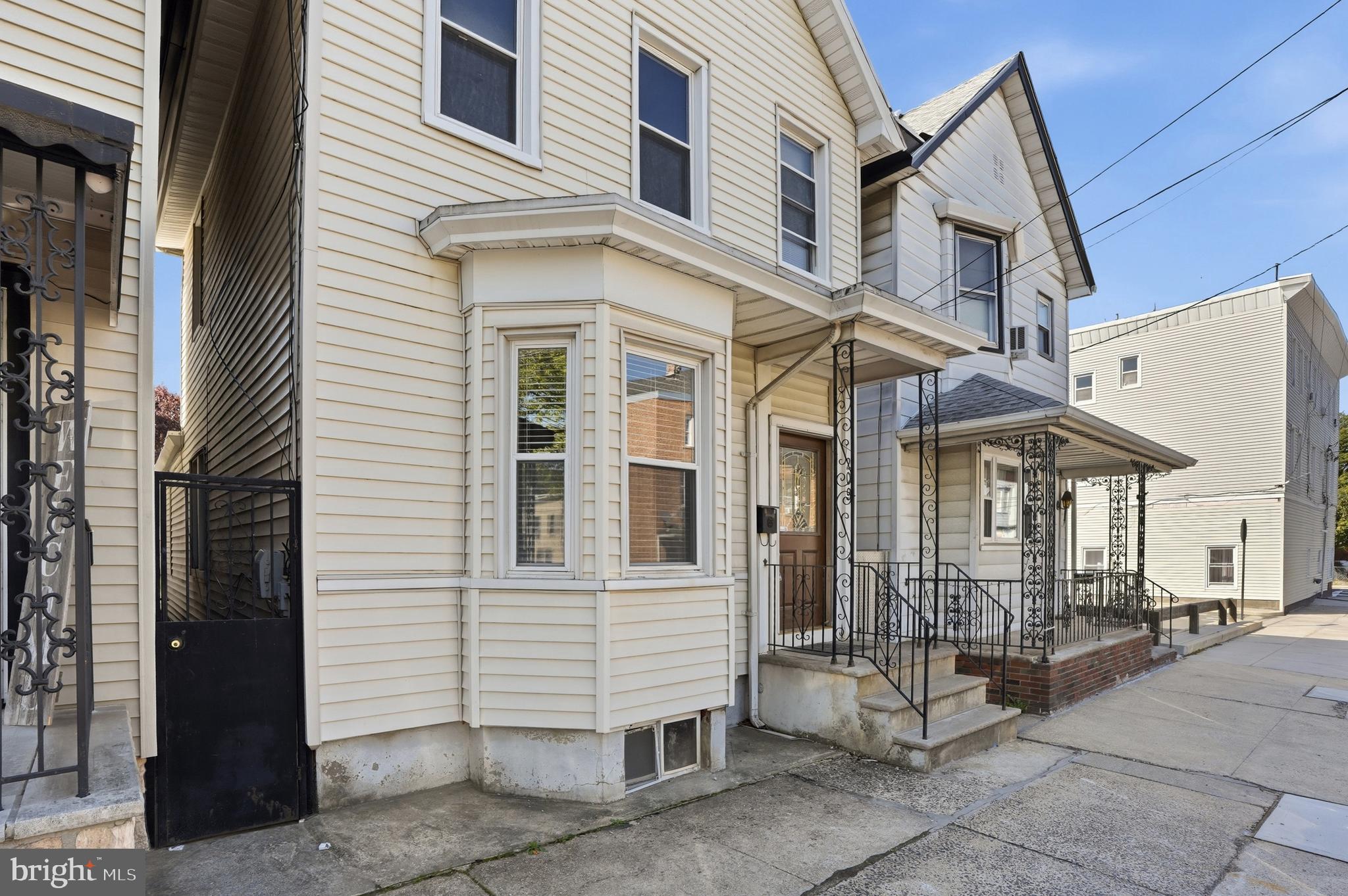 209 Hamilton Street Harrison, NJ 07029 - Photo 4 of 43