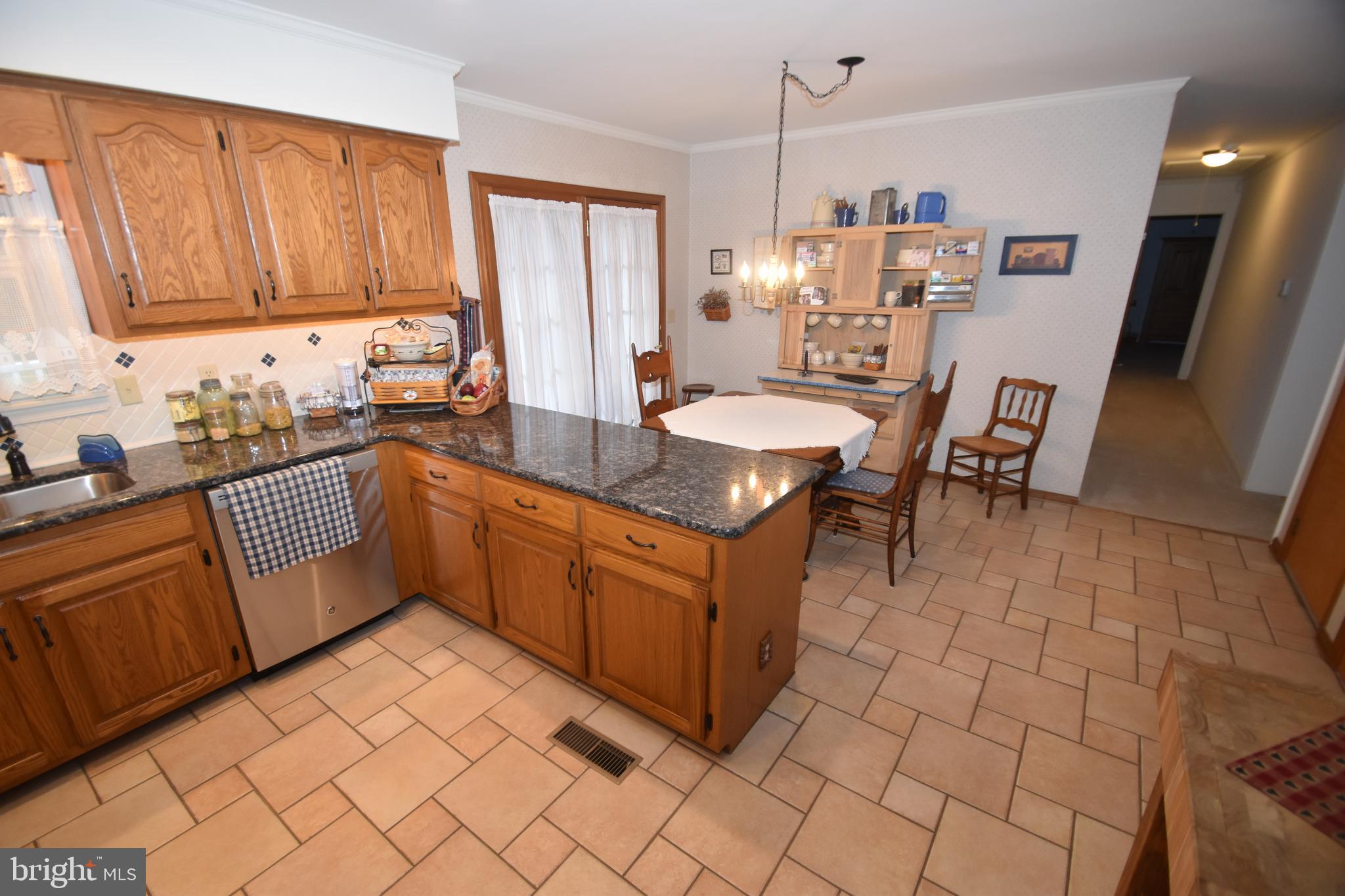 1175 Dutch Neck Road Middletown, DE 19709 - Photo 8 of 55 Kitchen and Eat-in Area