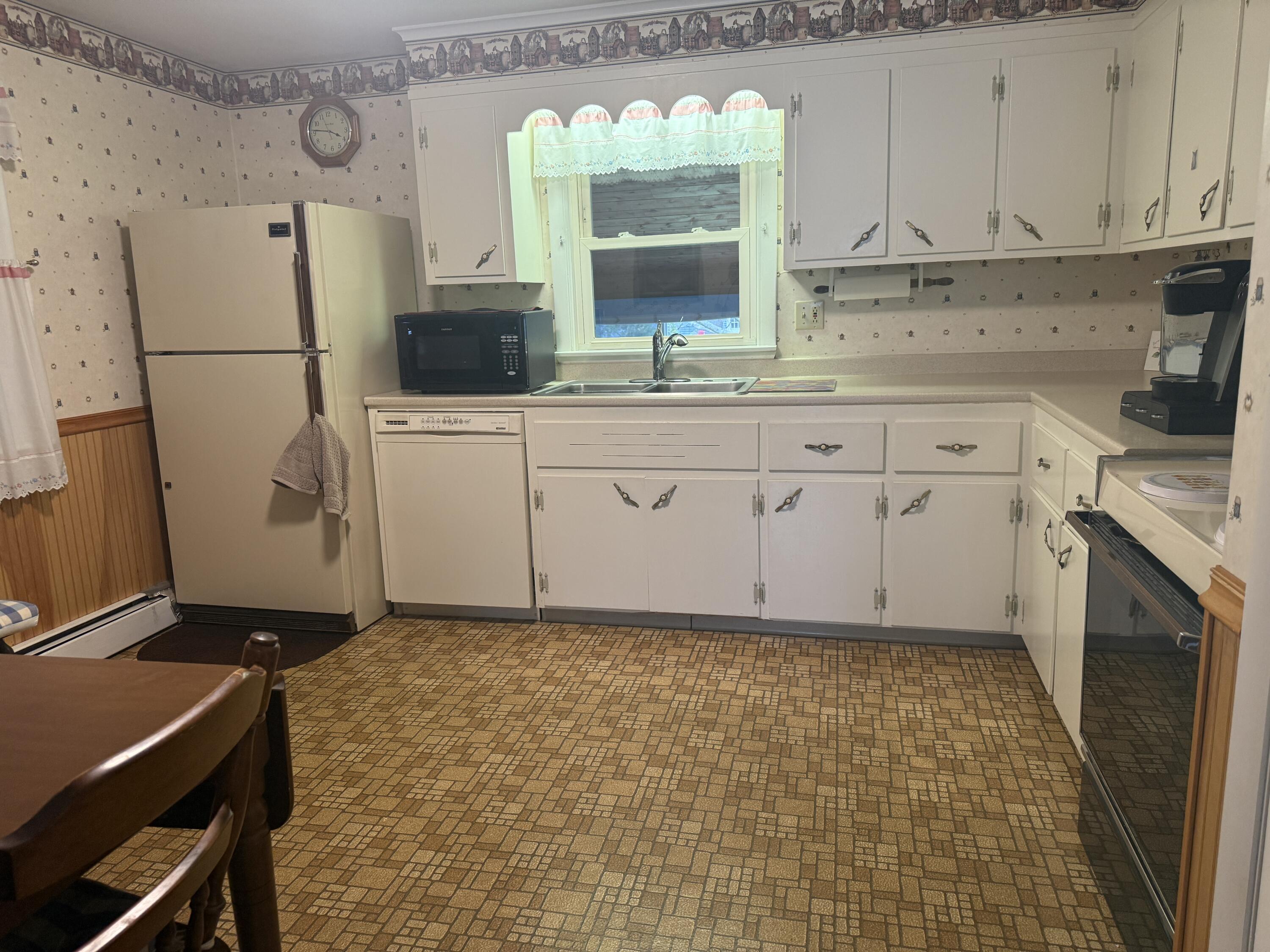 302 Grove Street Bangor, ME 04401 - Photo 11 of 29 IMG_9511