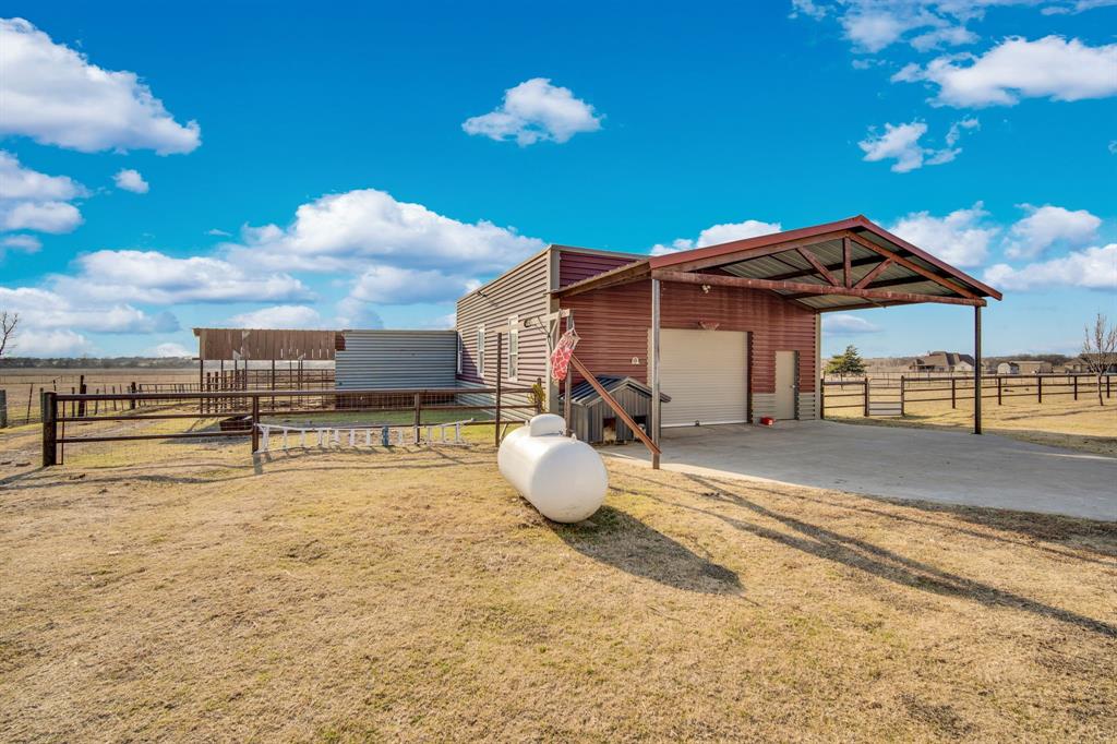 1015 Curry Road Waxahachie, TX 75167 - Photo 8 of 40