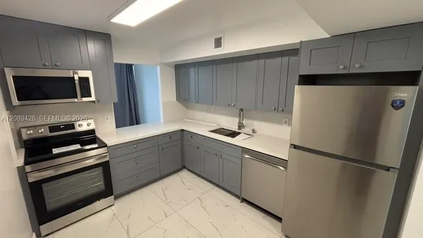 $2,500 | 701 Three Islands Boulevard, Unit 320, Hallandale Beach, FL 33009